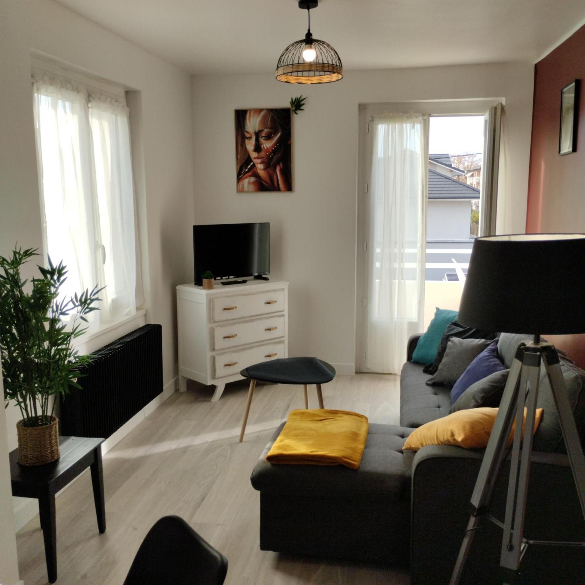 Appartement Verdoyant Au Bord Du Lac Leman Entre Evian Et Thonon Dans Une Villa Publier Eksteriør billede